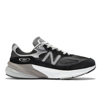 Men's New Balance Footwear in Black/ White. Sku: M990BK6-4E