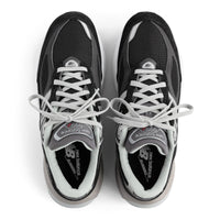 Women's New Balance W990BK6 Wide in Black/ White. Sku: W990BK6-D