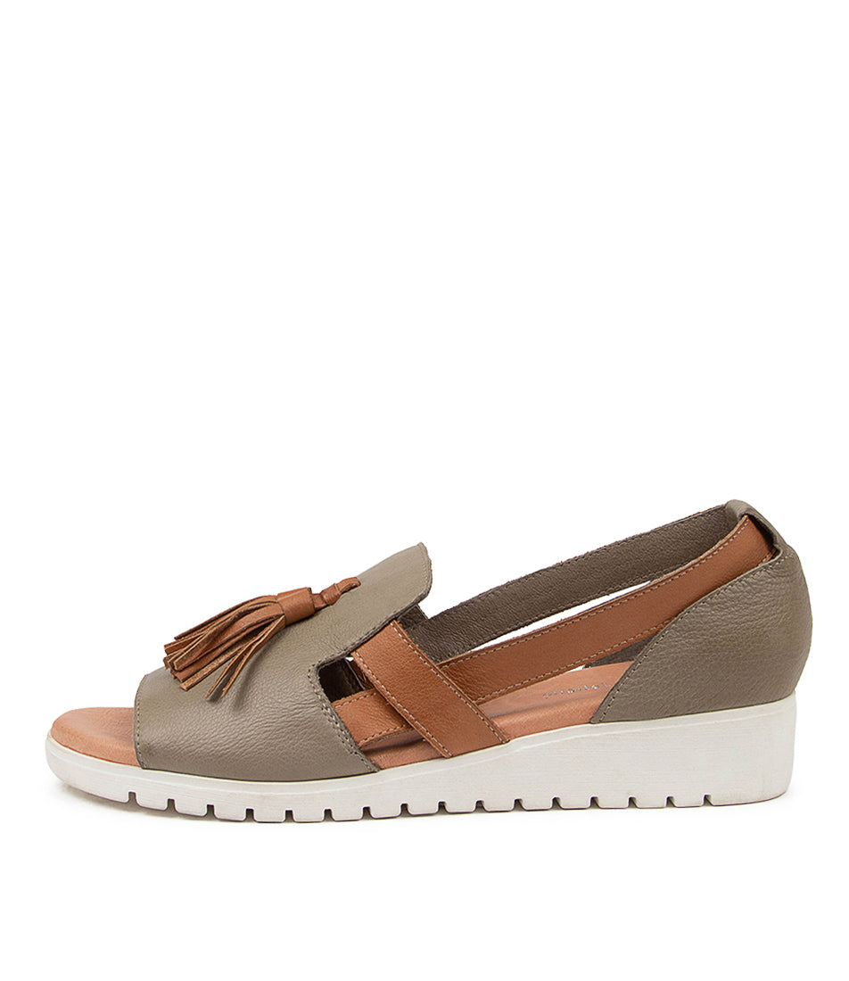 Outside View Women&